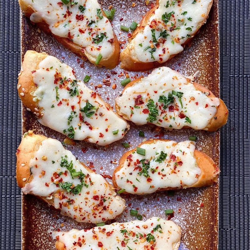 Cheesy Garlic bread