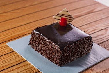 Chocolate Chips Cake 1/2 Pound