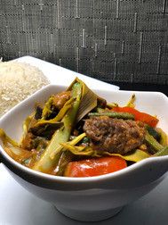 Beef kare-kare