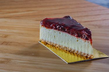 Strawberry Cheese Cake Slice